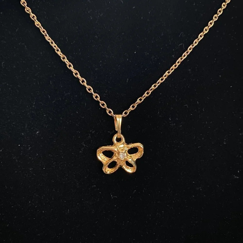 Vintage Gold Tone Butterfly Outline with Clear Rhinestone Accent Necklace